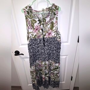 A Kaktus multi print sleeveless maxi dress in a size XXL. Green floral.